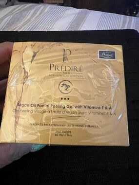 Argan Oil Facial Peeling Gel with Vitamins E & A - Gold
